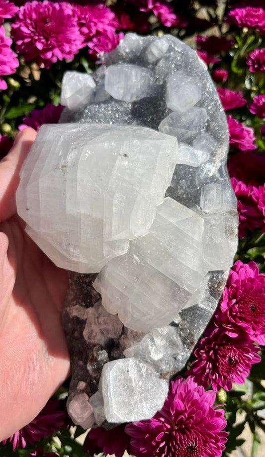 White Apophyllite & Blue Chalcedony 3KG